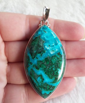 Zilveren grote ovale hanger met Malachiet in Chrysocolla